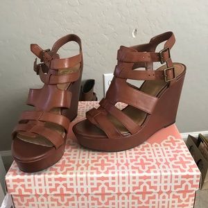 Gianni Bini Brown wedges